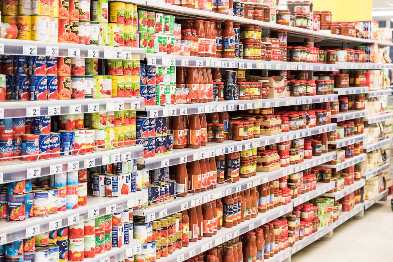 Tienda surtida de productos por martinez leal en monterrey