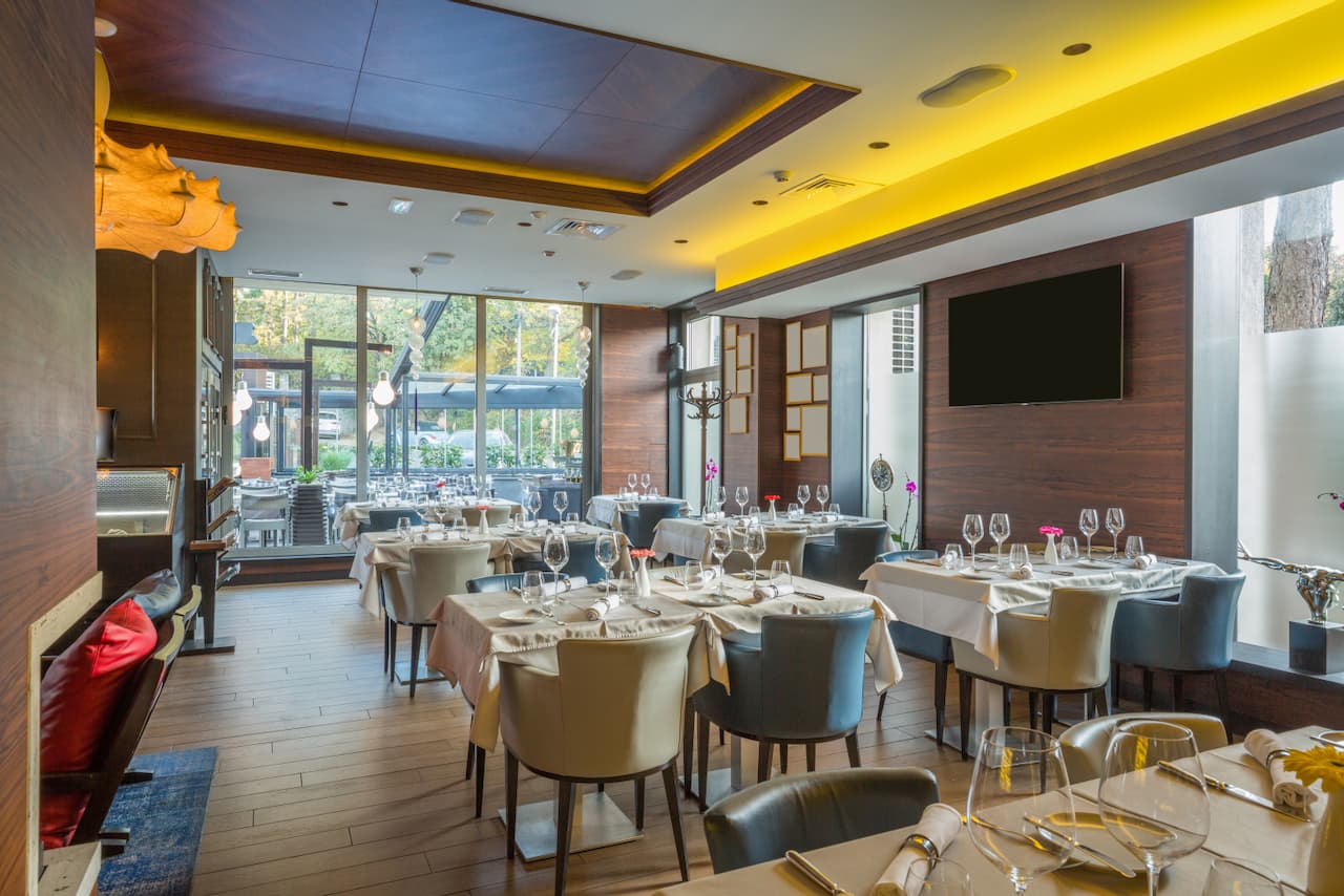 local comercial que en donde ser distribuyen productos por martinez leal en tiempo y forma